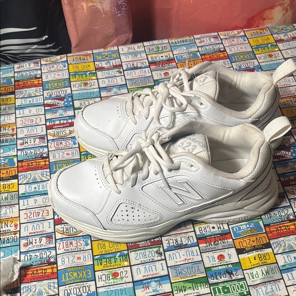 New Balance 623 Women’s White Leather Training Shoes Size 7 - Picture 1 of 9